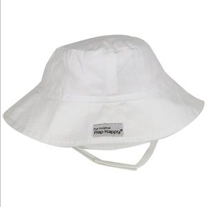 NWT flap happy bucket hat